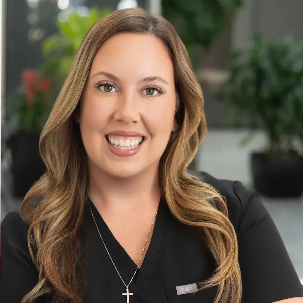 Rachelle, Dental Assistant at Fort Bend Periodontics